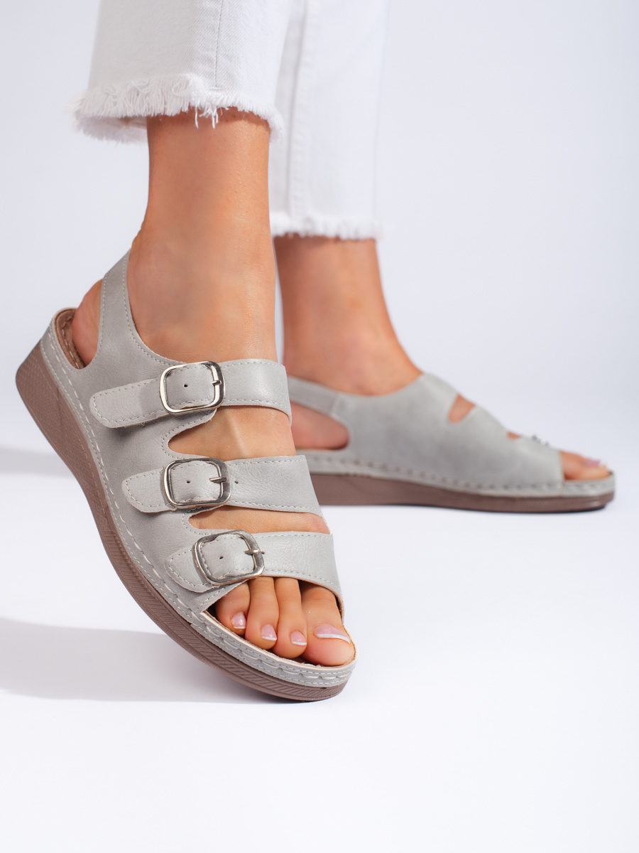 Designové dámské šedo-stříbrné sandály na klínku